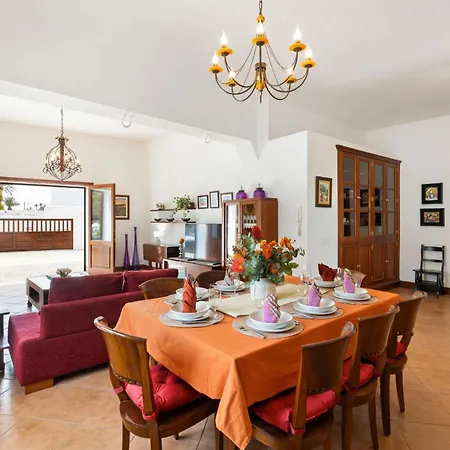 Vila Refugio Del Volcan By Tropical Host