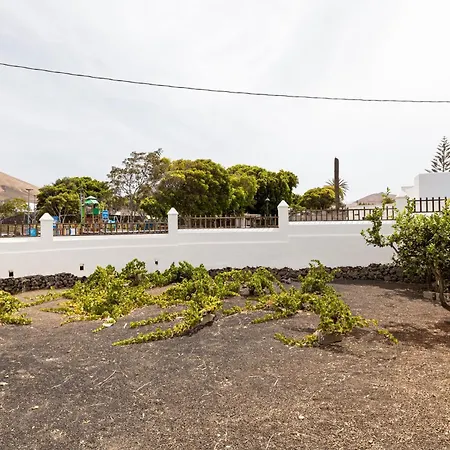 Refugio Del Volcan By Tropical Host Villa Uga