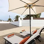 Refugio Del Volcan By Tropical Host Villa *