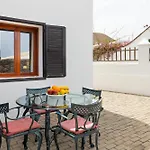 Refugio Del Volcan By Tropical Host Villa *