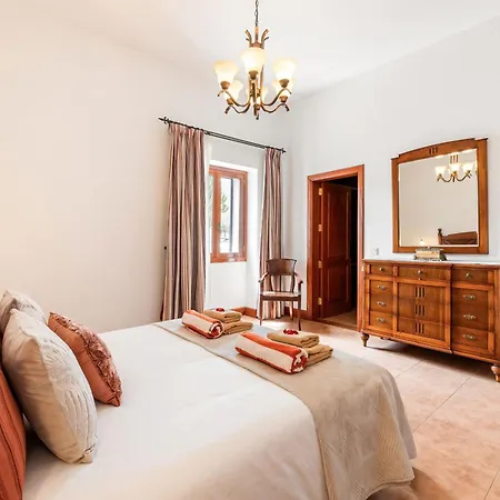 Refugio Del Volcán By Tropical Host Uga