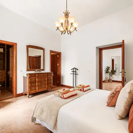Refugio Del Volcan By Tropical Host Villa