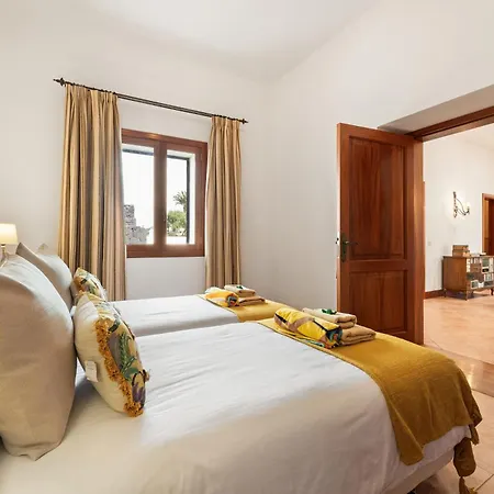 Refugio Del Volcán By Tropical Host Uga