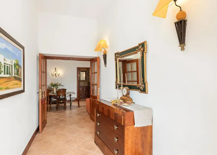 Refugio Del Volcan By Tropical Host