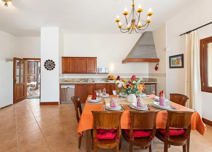 Refugio Del Volcan By Tropical Host Vila