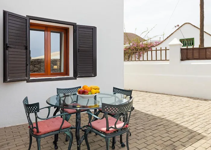 Refugio Del Volcan By Tropical Host